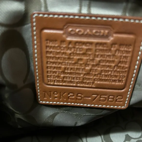 Vintage 2000's Coach Soho Shopper Cream and Brown Leather Carryall - Picture 8 of 11